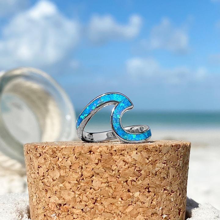 Silberblauer Opal Wellenring