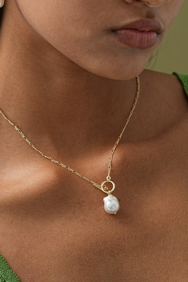 Elegante Goldene Perlen Halskette