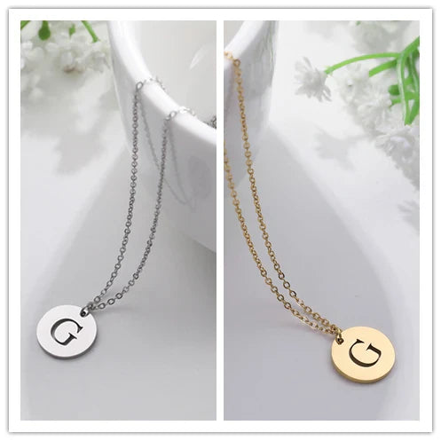 Elegante Goldbuchstaben Anhänger Halskette