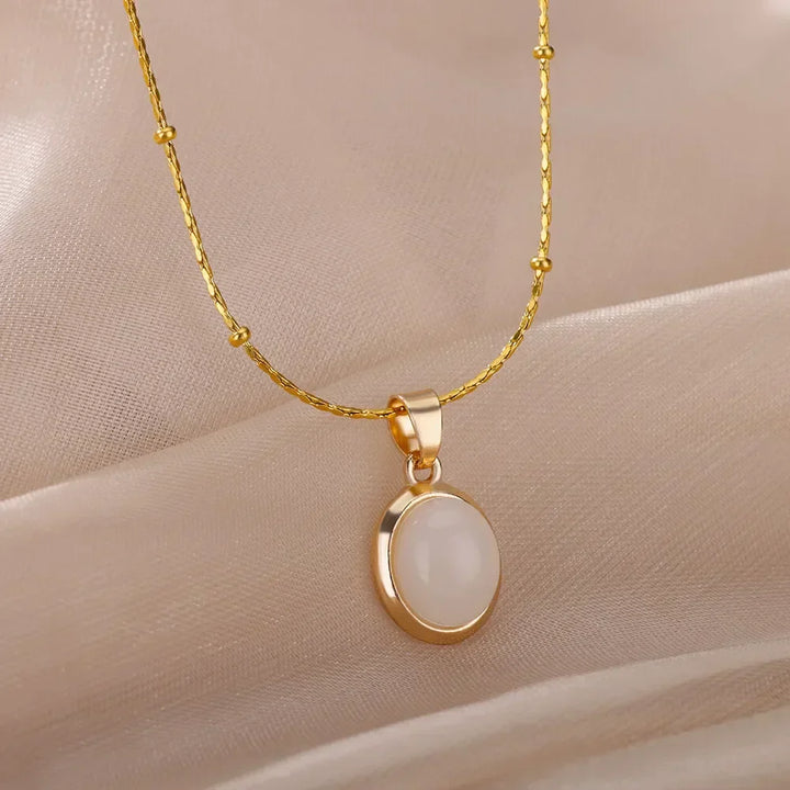 Schicke Goldene Edelstahl Halskette mit Wassertropf Opal Anhänger