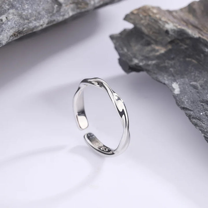 Zeitloser Sterlingsilber Gedrehter Draht Ring