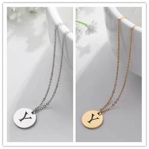 Elegante Goldbuchstaben Anhänger Halskette