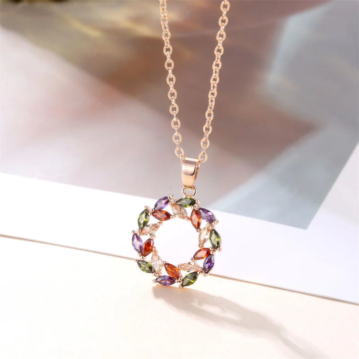Glänzende Regenbogen Charm Halskette