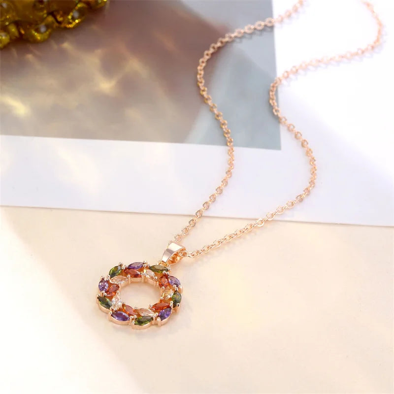 Glänzende Regenbogen Charm Halskette