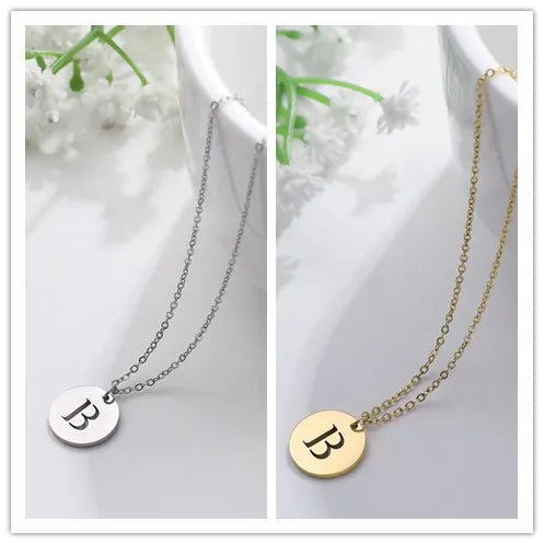 Elegante Goldbuchstaben Anhänger Halskette