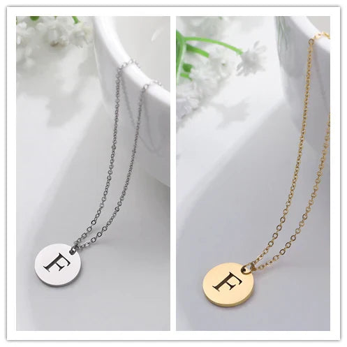 Elegante Goldbuchstaben Anhänger Halskette