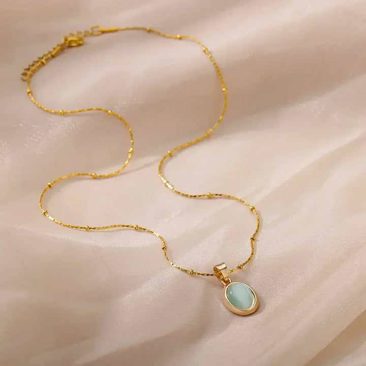 Schicke Goldene Edelstahl Halskette mit Wassertropf Opal Anhänger