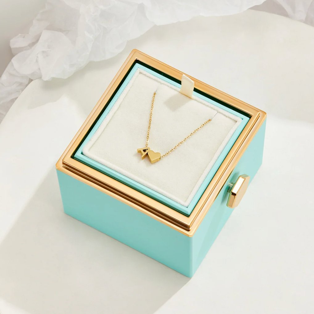 Zeitlose Initialen Halskette mit Herz Charm