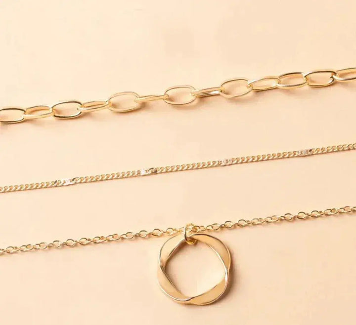 Klassische Goldene Lagen Halskette mit Anhänger Design
